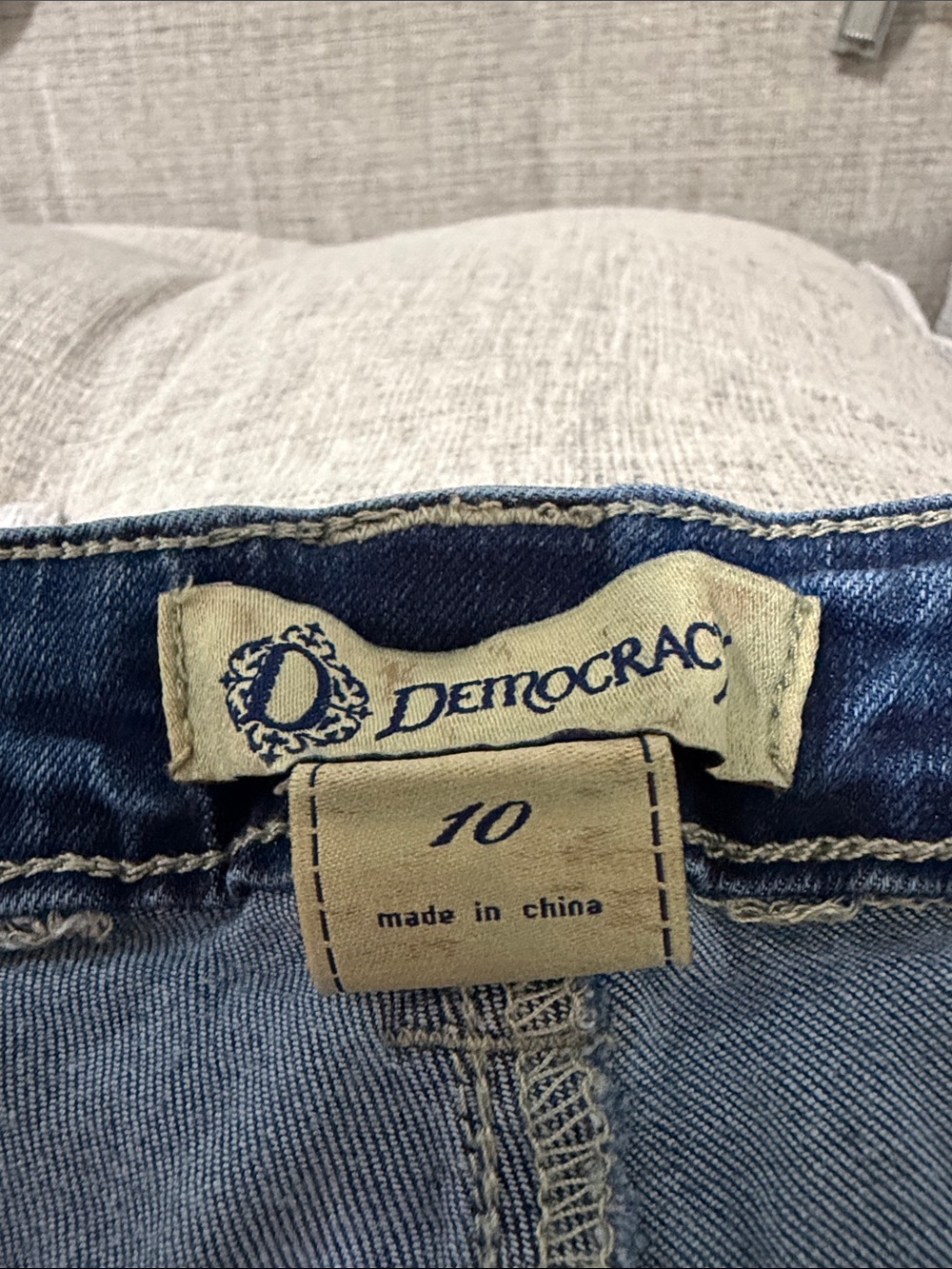 Women’s 10 Democracy Jeans Wide Leg Cropped Two-Tone Hem - Picture 5 of 6